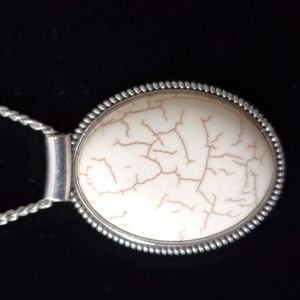 White crackle stone necklace 14"